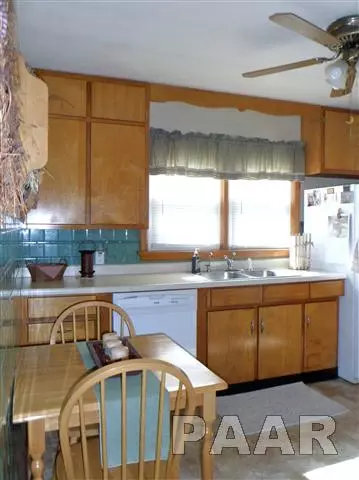 313 Barbara Rd, Pekin, IL 61554 photo 7