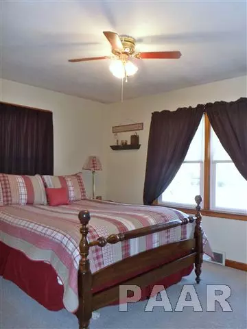 313 Barbara Rd, Pekin, IL 61554 photo 9