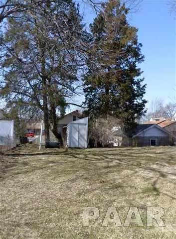 313 Barbara Rd, Pekin, IL 61554 photo 3