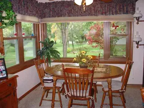 523 E Robinson, Goodfield, IL 61742 photo 2