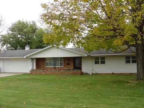 523 E Robinson, Goodfield, IL 61742 photo 1