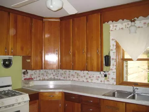 804 Eldridge St, Washington, IL 61571 photo 2