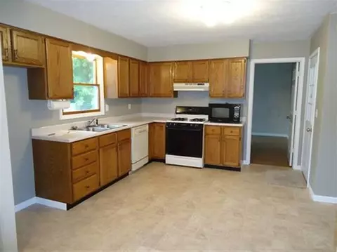 901 Cedar Ct, Eureka, IL 61530 photo 3