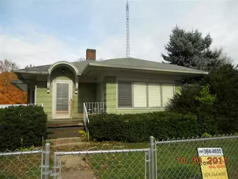 715 3rd St, Henry, IL 61537 photo 1