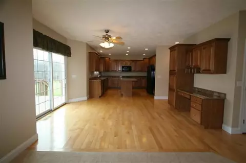 414 Westminster Rd, Germantown Hills, IL 61548 photo 3