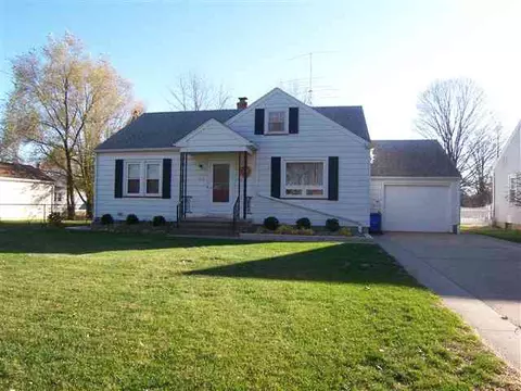 404 Jackson St, Washington, IL 61571 photo 1