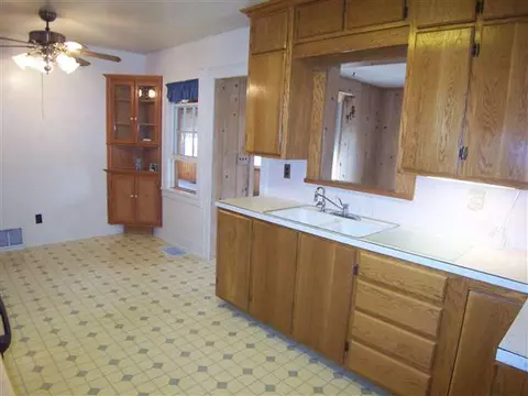 404 Jackson St, Washington, IL 61571 photo 3