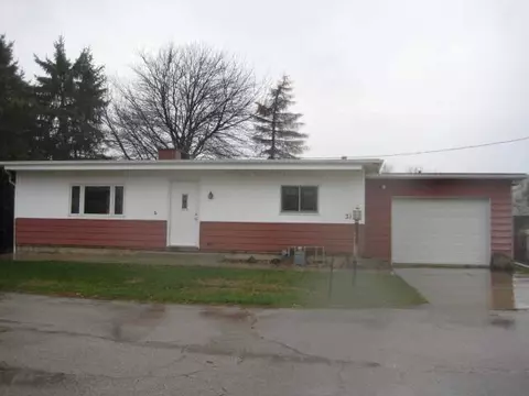 313 S Main St, Congerville, IL 61729 photo 11