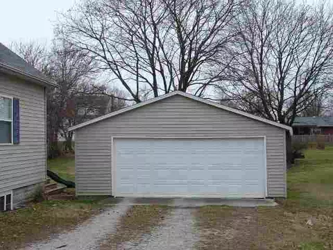 314 E Harrison, Eureka, IL 61530 photo 13