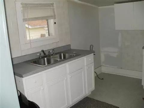 847 E Ash, Canton, IL 61520 photo 2