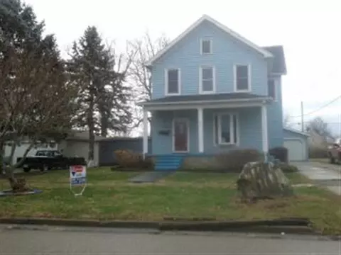 632 E Locust, Canton, IL 61520 photo 1