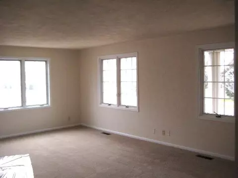 1201 Hampton Rd, Washington, IL 61571 photo 2