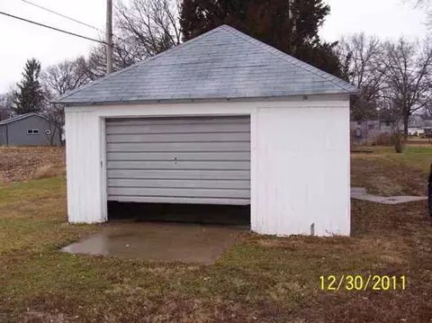 1401 N 2nd St, Henry, IL 61537 photo 3