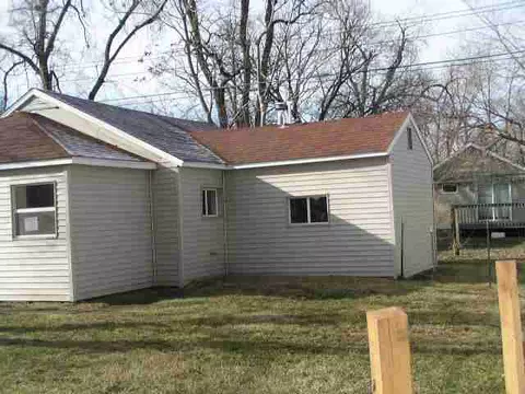 1413 S 10th, Pekin, IL 61554 photo 4