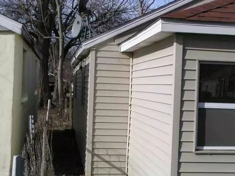 1413 S 10th, Pekin, IL 61554 photo 3