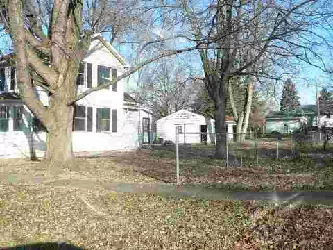 413 8th St, Lacon, IL 61540 photo 2