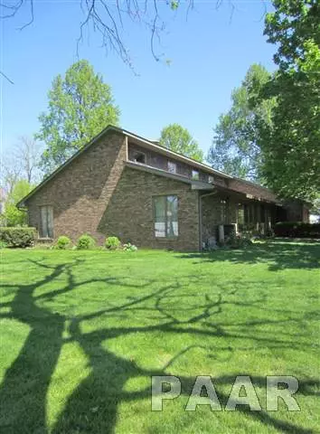 702 E 2nd St, Delavan, IL 61734 photo 3