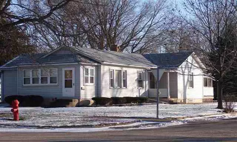 604 N High St, Lacon, IL 61540 photo 2