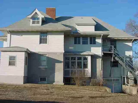 243 E Parkside, Washburn, IL 61570 photo 2