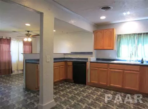 410 Oak, Delavan, IL 61734 photo 6