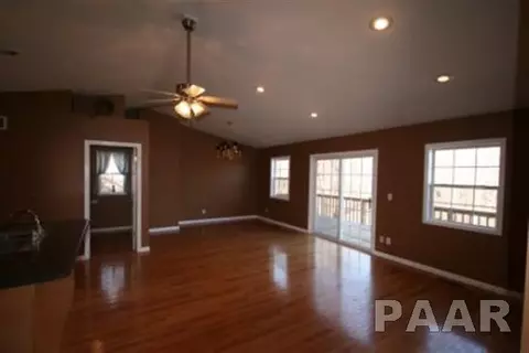 500 Oak Point Rd, Metamora, IL 61548 photo 5