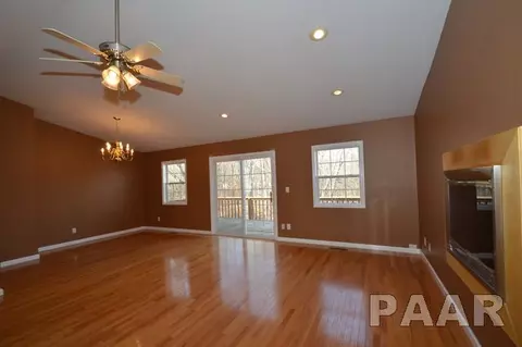 500 Oak Point Rd, Metamora, IL 61548 photo 6