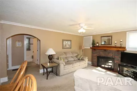 127 N Maple Ave, Morton, IL 61550 photo 3