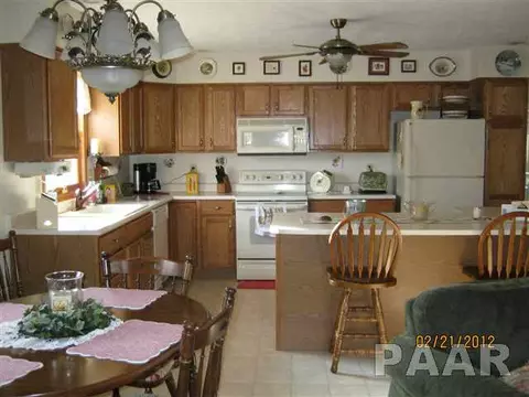 107 Grandview Cir # A, Eureka, IL 61530 photo 4