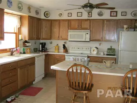 107 Grandview Cir # A, Eureka, IL 61530 photo 7