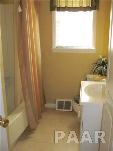320 W Walnut, Canton, IL 61520 photo 5