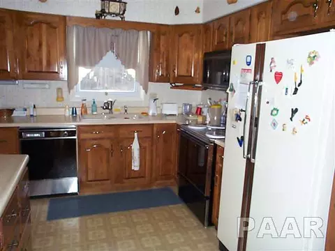 1010 E Brookview Ln, Peoria, IL 61615 photo 5