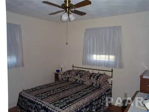 1010 E Brookview Ln, Peoria, IL 61615 photo 8