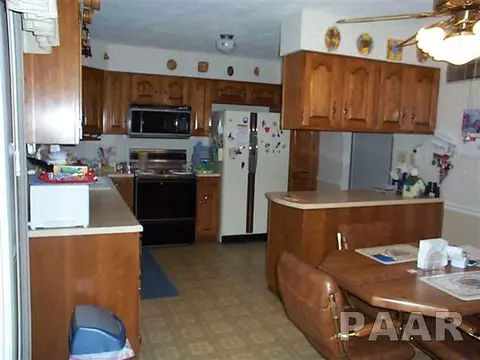 1010 E Brookview Ln, Peoria, IL 61615 photo 6