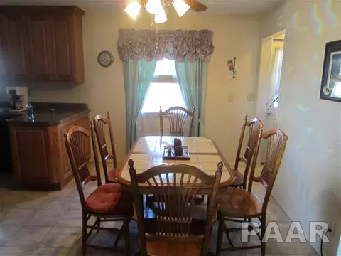 915 E Madison St, Metamora, IL 61548 photo 3