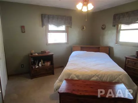 915 E Madison St, Metamora, IL 61548 photo 7