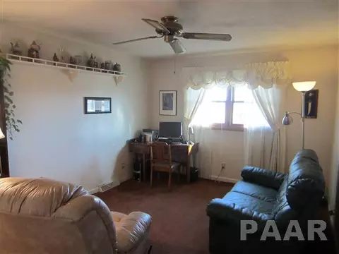 915 E Madison St, Metamora, IL 61548 photo 8