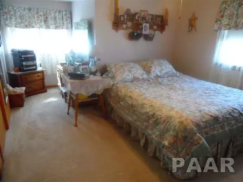 200 E 9th St, Glasford, IL 61533 photo 7