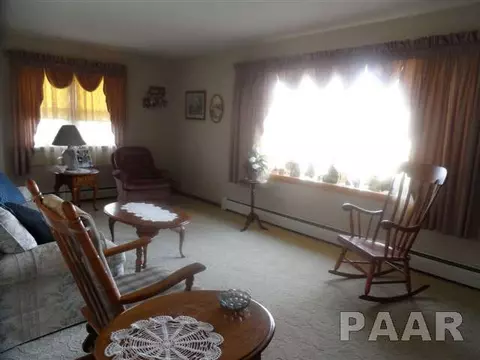 200 E 9th St, Glasford, IL 61533 photo 2