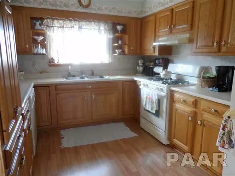 200 E 9th St, Glasford, IL 61533 photo 3