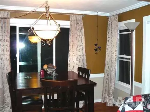 1076 E Sycamore, Canton, IL 61520 photo 4