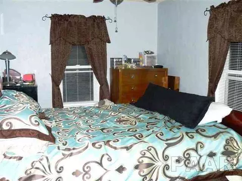 1076 E Sycamore, Canton, IL 61520 photo 9