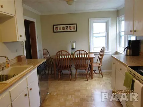 506 N Callender, Eureka, IL 61530 photo 3