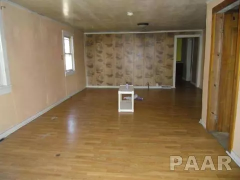 139 E Main, Canton, IL 61520 photo 2