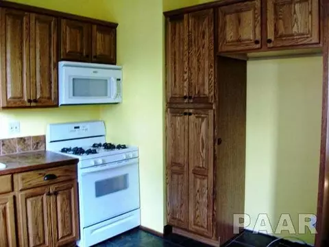 148 W Maple, Canton, IL 61520 photo 9