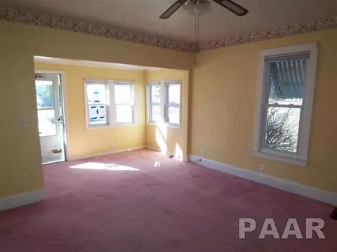 621 E Ash, Canton, IL 61520 photo 2