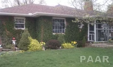 215 E Myrtle, Canton, IL 61520 photo 2