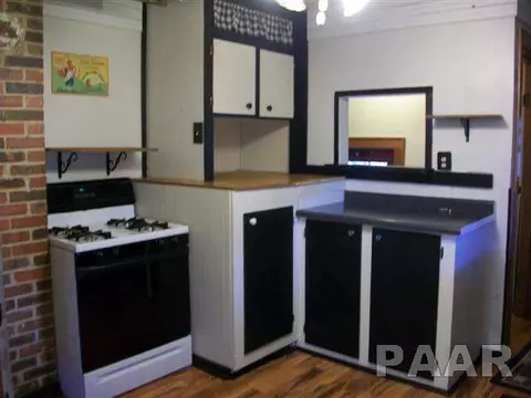 615 W Maple, Canton, IL 61520 photo 6