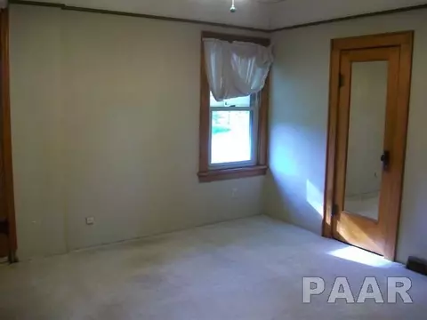 615 W Maple, Canton, IL 61520 photo 4