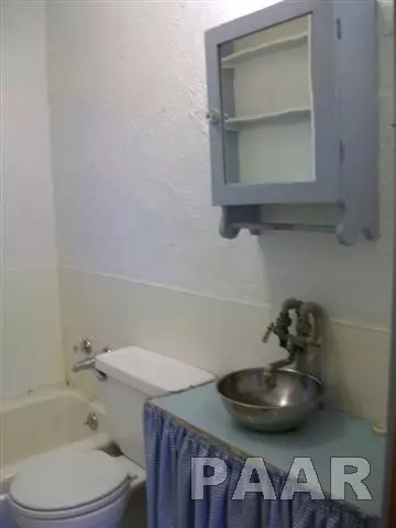 615 W Maple, Canton, IL 61520 photo 3