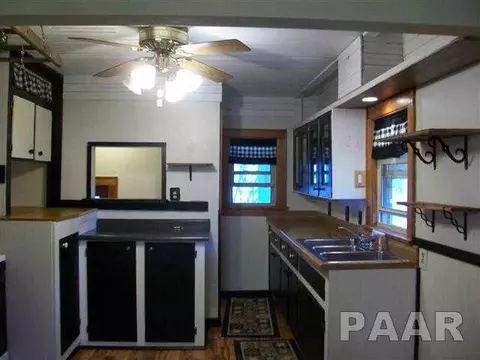 615 W Maple, Canton, IL 61520 photo 5